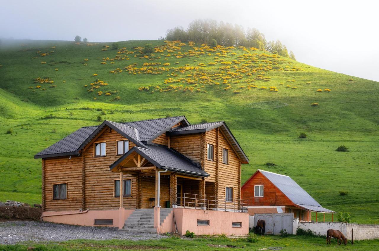 Snow Time Eco Chalet Gudauri Exterior photo